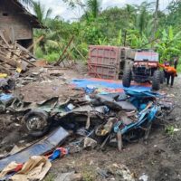 Truk Tabrak angkot di Purworejo, 11 Korban Tewas