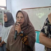Usai Dinonaktifkan karena Tegur Siswa Merokok, Kepsek Dini Pitria Dihadiahi Umrah Gratis