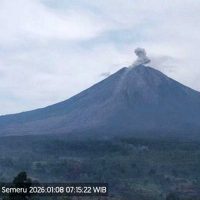 Gunung Semeru 4 Kali Erupsi pada Kamis Pagi, Tinggi Letusan Capai 700 Meter
