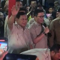 Sambut 2026, Presiden Prabowo Nyanyikan Lagu Nasional Bersama Pengungsi