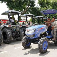 Capai Swasembada Pangan, Bupati Kediri Kembali Salurkan Bantuan Alsintan dan Benih Padi