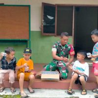 Mengintip Kemesraan Satgas TNI dan Anak-anak Desa pada TMMD ke-127