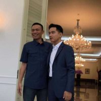 Tersangka Kasus Tudingan Ijazah Jokowi Palsu Rismon Sianipar Minta Maaf ke Jokowi