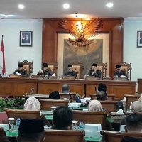 DPRD Bersama Pemkab Tulungagung Sahkan Dokumen APBD Tahun 2025