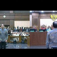 Usai Baca Putusan 10 Tahun Penjara Untuk Nadiem, Hakim Langsung Menutup Sidang