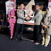 Wayang Cangkrukan Waton Sae, Kado Budaya Polsek Kediri Kota Sambut HUT Bhayangkara ke-80