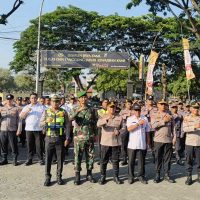 Kapolres Kediri Pimpin Apel Sabuk Kamtibmas di Mapolsek Ngasem, Ini Pesannya